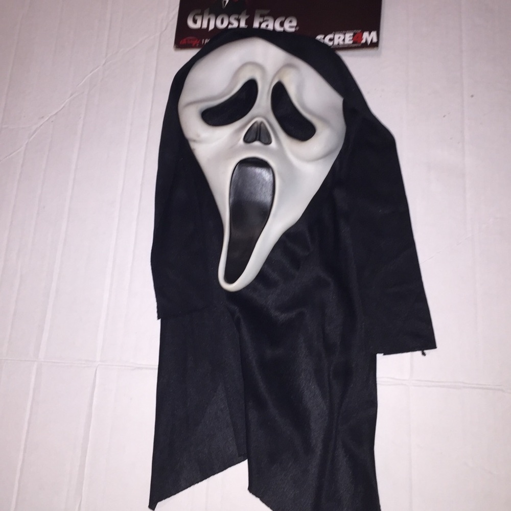 Scream mask Halloween